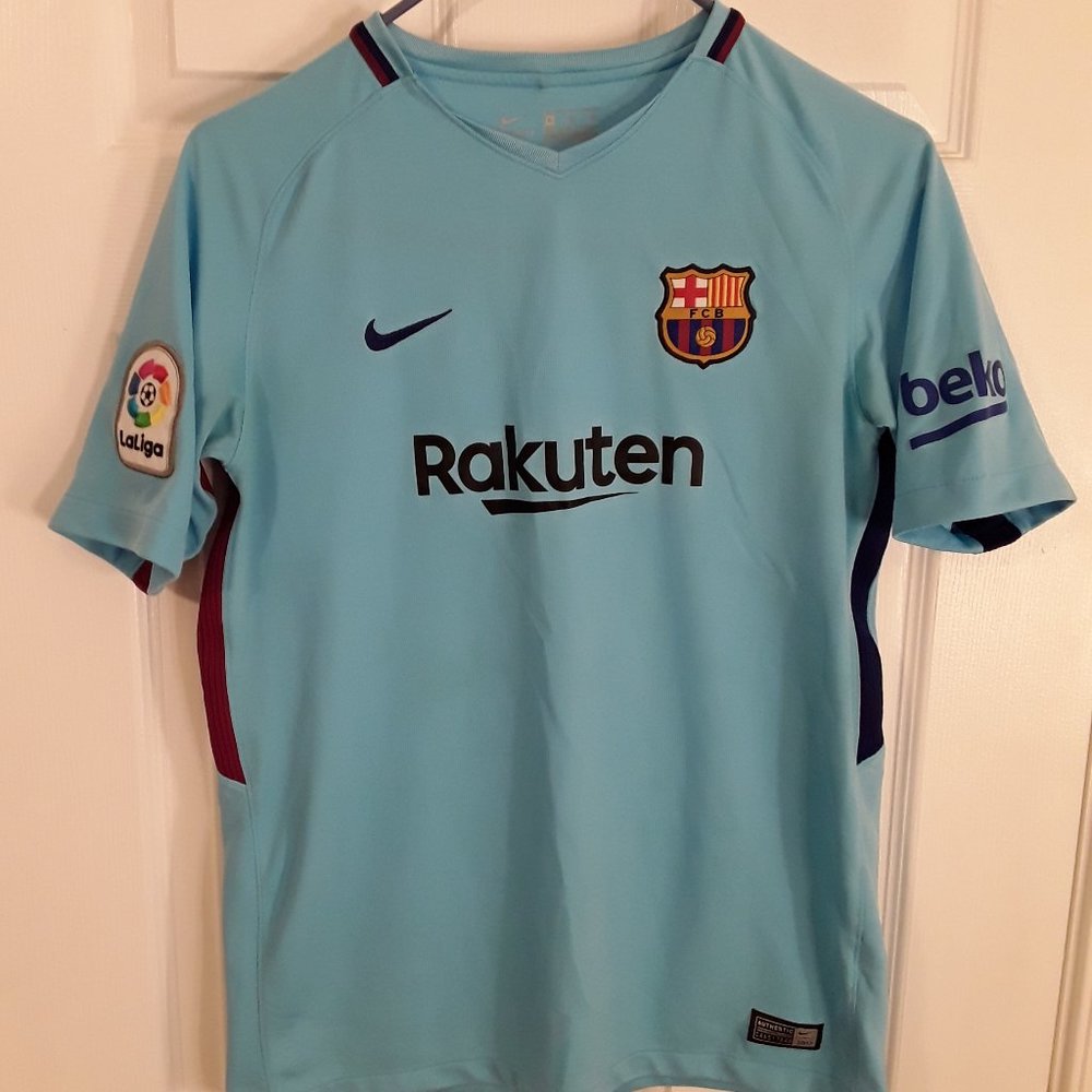 Nike Barcelona, Coutinho replica Jersey size youth XL, sky blue color dry fit